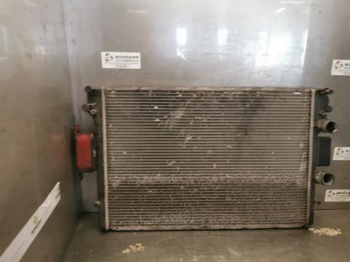 Used Radiator Iveco New Daily III 40C13 Price on request offered by Bongers Auto-Onderdelen Zeeland