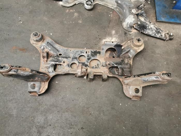 Used Subframe Ford Transit 2.2 TDCi 16V Price on request offered by Bongers Auto-Onderdelen Zeeland