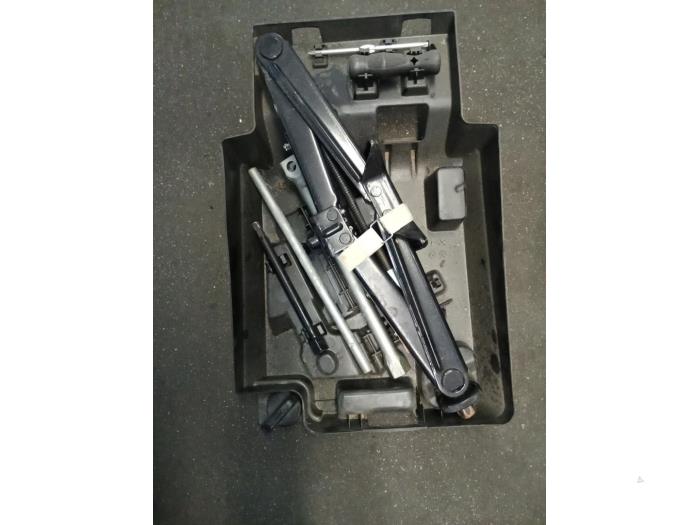 Car tool box
