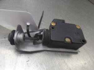 Used Tank flap lock motor Peugeot 407 (6D) 2.0 HDiF 16V Price on request offered by Bongers Auto-Onderdelen Zeeland