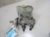 Master cylinder from a Volvo S80 (TR/TS), 1998 / 2008 2.4 D5 20V, Saloon, 4-dr, Diesel, 2.401cc, 120kW (163pk), FWD, D5244T, 2001-09 / 2003-01, TS 2003