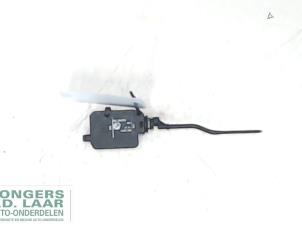 Used Tank flap lock motor BMW 3 serie (E46/4) 316i 16V Price on request offered by Bongers Auto-Onderdelen Zeeland