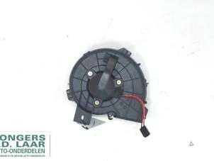 Used Heating and ventilation fan motor Opel Corsa C (F08/68) 1.3 CDTi 16V Price on request offered by Bongers Auto-Onderdelen Zeeland
