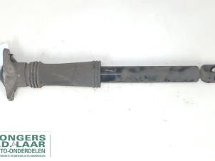 Used Rear shock absorber, left Hyundai i30 (FD) 1.6 CRDi 16V VGT LP Price on request offered by Bongers Auto-Onderdelen Zeeland
