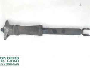 Used Rear shock absorber, left Hyundai i30 (FD) 1.6 CRDi 16V VGT HP Price on request offered by Bongers Auto-Onderdelen Zeeland
