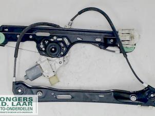 Used Window mechanism 4-door, front right BMW 1 serie (E87/87N) 116i 1.6 16V Price on request offered by Bongers Auto-Onderdelen Zeeland
