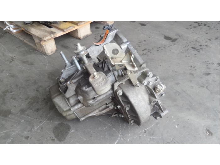 Gearbox from a Peugeot Boxer (244) 2.0 HDi 2004