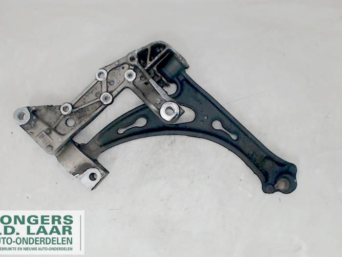 Front wishbone, right from a Seat Leon (1P1) 1.9 TDI 105 2008