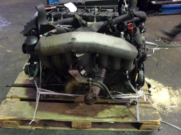 Engine from a Mercedes-Benz E (W211) 3.2 E-320 CDI 24V 2005