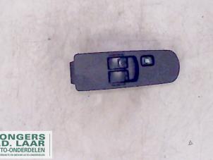 Used Electric window switch Mitsubishi Colt (Z2/Z3) 1.5 DI-D 12V HP Price on request offered by Bongers Auto-Onderdelen Zeeland