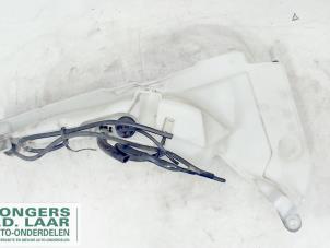 Usagé Réservoir lave-glace avant Audi A6 Avant (C6) 2.4 V6 24V Prix sur demande proposé par Bongers Auto-Onderdelen Zeeland