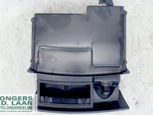 Used Front ashtray Kia Sorento I (JC) 2.5 CRDi 16V Price on request offered by Bongers Auto-Onderdelen Zeeland