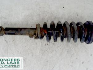 Used Front shock absorber rod, right Kia Sorento I (JC) 2.5 CRDi 16V Price on request offered by Bongers Auto-Onderdelen Zeeland
