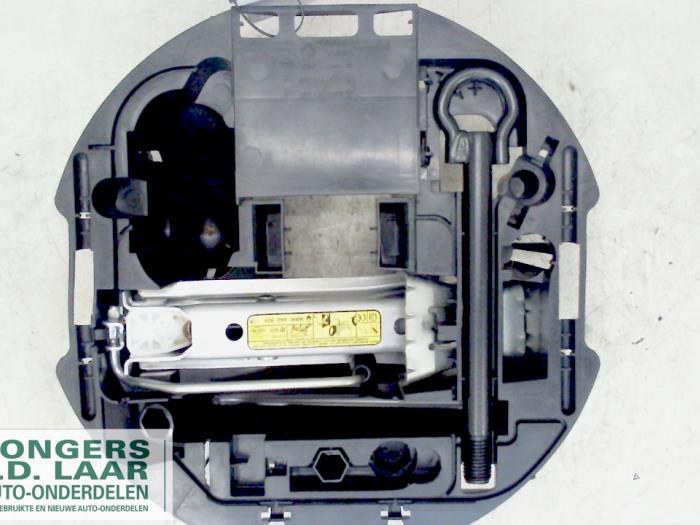 Kit d'outils d'un Renault Modus/Grand Modus (JP) 1.6 16V 2005