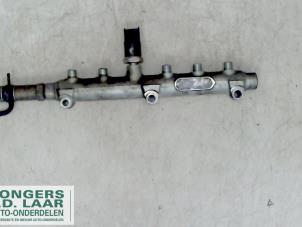 Used Fuel injector nozzle Hyundai H200 Price on request offered by Bongers Auto-Onderdelen Zeeland