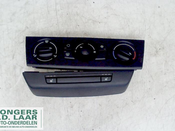 Heater control panel from a BMW 1-Serie 2007