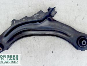 Used Front wishbone, left Renault Clio Price on request offered by Bongers Auto-Onderdelen Zeeland