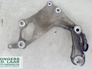 Used Front wishbone support, right Honda Civic (FK/FN) 2.2 i-CTDi 16V Price on request offered by Bongers Auto-Onderdelen Zeeland