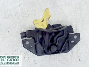Used Bonnet lock mechanism Ford C-Max (DXA) 1.6 TDCi 16V Price on request offered by Bongers Auto-Onderdelen Zeeland