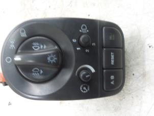 Usados Interruptor de luz Jaguar X-type 3.0 V6 24V Precio de solicitud ofrecido por Bongers Auto-Onderdelen Zeeland