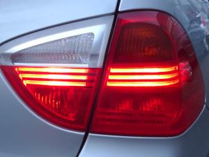 Używane Tylne swiatlo pozycyjne prawe BMW 3 serie Touring (E91) 320d 16V Cena na żądanie oferowane przez Bongers Auto-Onderdelen Zeeland