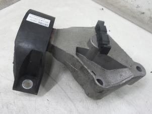 Used Engine mount Renault Clio Price on request offered by Bongers Auto-Onderdelen Zeeland