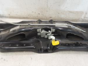 Used Lock plate Peugeot Boxer (U9) 2.2 HDi 150 Euro 5 Price on request offered by Bongers Auto-Onderdelen Zeeland