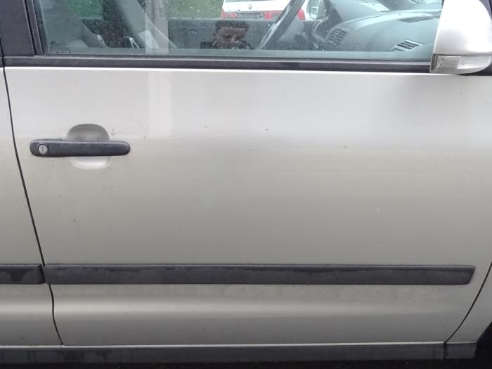 Front door 4-door, right from a Volkswagen Sharan 2009