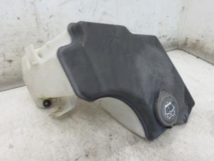 Used Front windscreen washer reservoir BMW 3 serie Touring (E46/3) 316i 16V Price on request offered by Bongers Auto-Onderdelen Zeeland