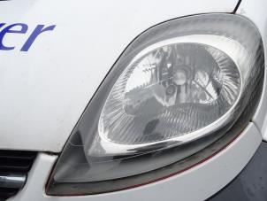 Używane Reflektor lewy Opel Vivaro 1.9 DTI 16V Cena na żądanie oferowane przez Bongers Auto-Onderdelen Zeeland