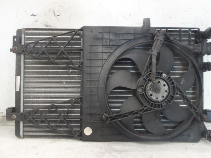 Usagé Radiateur Volkswagen Bora (1J2) 2.0 Prix sur demande proposé par Bongers Auto-Onderdelen Zeeland