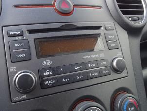 Used Radio Kia Carens III (FG) 2.0 CRDI VGT 16V Price on request offered by Bongers Auto-Onderdelen Zeeland
