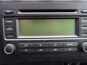 Używane Radio Volkswagen Touran (1T1/T2) 2.0 TDI 16V 136 Cena na żądanie oferowane przez Bongers Auto-Onderdelen Zeeland