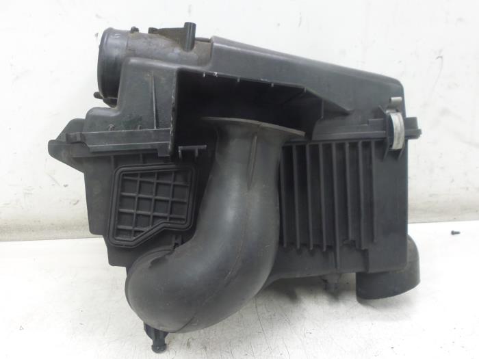 Cuerpo de filtro de aire de un Mazda 6 Sportbreak (GY19/89) 2.0 CiDT HP 16V 2007