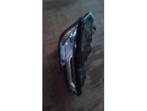 Used Headlight, right Audi A4 (B9) 2.0 TDI Ultra 16V Price on request offered by Autodemontagebedrijf van Boxtel