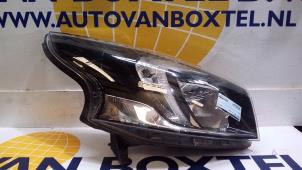 Used Headlight, right Renault Trafic (1FL/2FL/3FL/4FL) 1.6 dCi 125 Twin Turbo Price on request offered by Autodemontagebedrijf van Boxtel