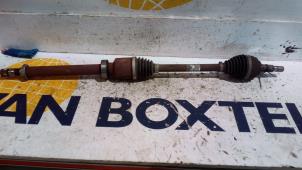 Used Front drive shaft, right Renault Clio IV (5R) 0.9 Energy TCE 90 12V Price on request offered by Autodemontagebedrijf van Boxtel