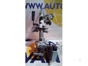 Usados Caja de columna de dirección Mitsubishi Space Star (A0) 1.2 12V Precio de solicitud ofrecido por Autodemontagebedrijf van Boxtel
