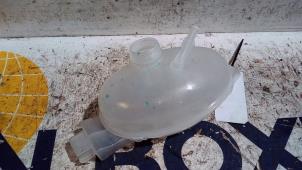 Used Expansion vessel Renault Master Price on request offered by Autodemontagebedrijf van Boxtel