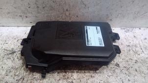 Usagé Couvercle de la batterie Renault Clio V (RJAB) Prix sur demande proposé par Autodemontagebedrijf van Boxtel