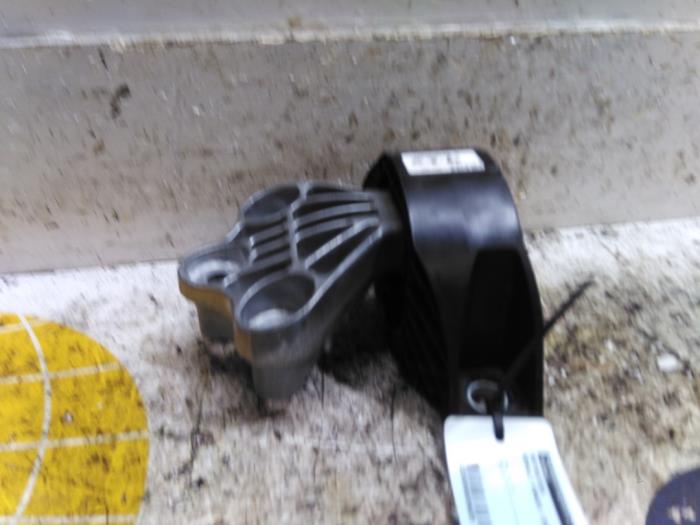 Used Engine mount Renault Kangoo (RK..) E-Tech Electric Price € 50,82 Inclusive VAT offered by Autodemontagebedrijf van Boxtel