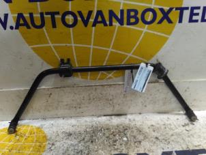 Używane Stabilizator tylny Renault Twizy 80 Cena € 127,05 Z VAT oferowane przez Autodemontagebedrijf van Boxtel