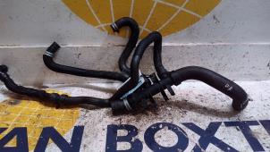 Used Water hose connection Renault Trafic (1FL/2FL/3FL/4FL) 1.6 dCi 125 Twin Turbo Price € 63,53 Inclusive VAT offered by Autodemontagebedrijf van Boxtel
