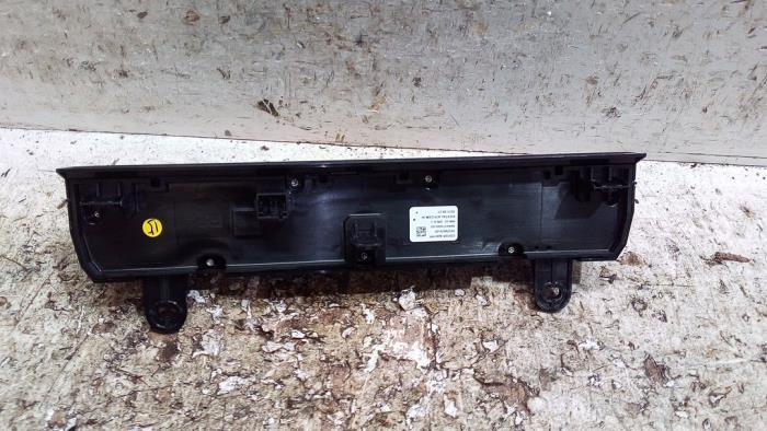 Używane Panel climatronic Citroen C4 Berline (BA/BB/BC) 1.2 PureTech 130 12V Cena € 50,82 Z VAT oferowane przez Autodemontagebedrijf van Boxtel