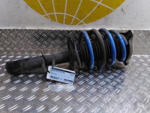 Used Front shock absorber rod, right Mercedes B (W247) 2.0 B-200d Price € 254,10 Inclusive VAT offered by Autodemontagebedrijf van Boxtel