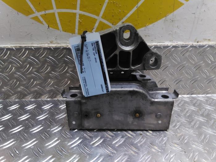 Used Engine mount MAN TGE 2.0 TDI Price € 50,82 Inclusive VAT offered by Autodemontagebedrijf van Boxtel