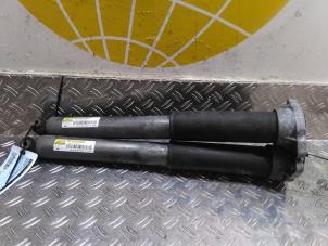 Used Shock absorber kit Mercedes GLC (X253) 2.0 300 16V 4-Matic Price € 127,05 Inclusive VAT offered by Autodemontagebedrijf van Boxtel