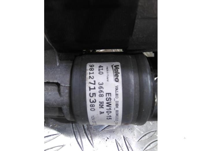 Starter from a Opel Corsa F (UB/UH/UP) 1.2 12V 75 2021