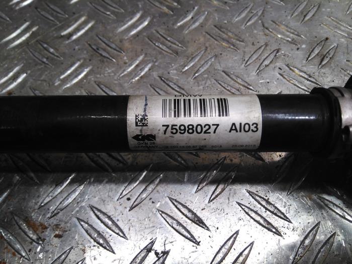 Front drive shaft, left from a BMW X4 (F26) M40i 3.0 24V TwinPower Turbo 2016
