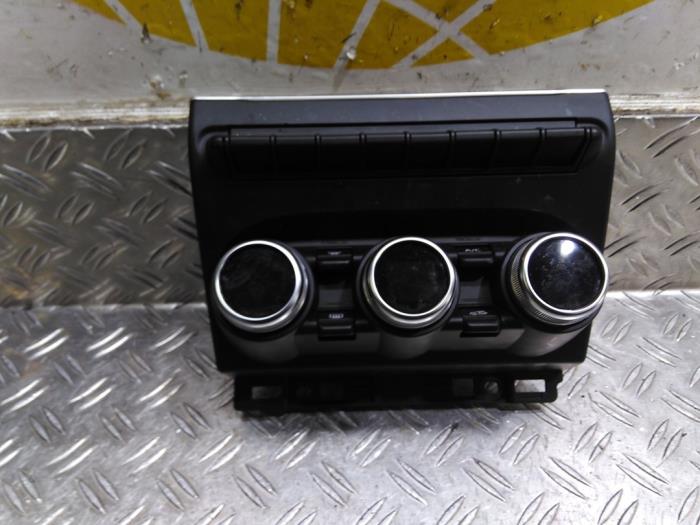 Używane Panel climatronic Renault Captur II (RJB) 1.0 TCe 90 12V Cena € 50,82 Z VAT oferowane przez Autodemontagebedrijf van Boxtel